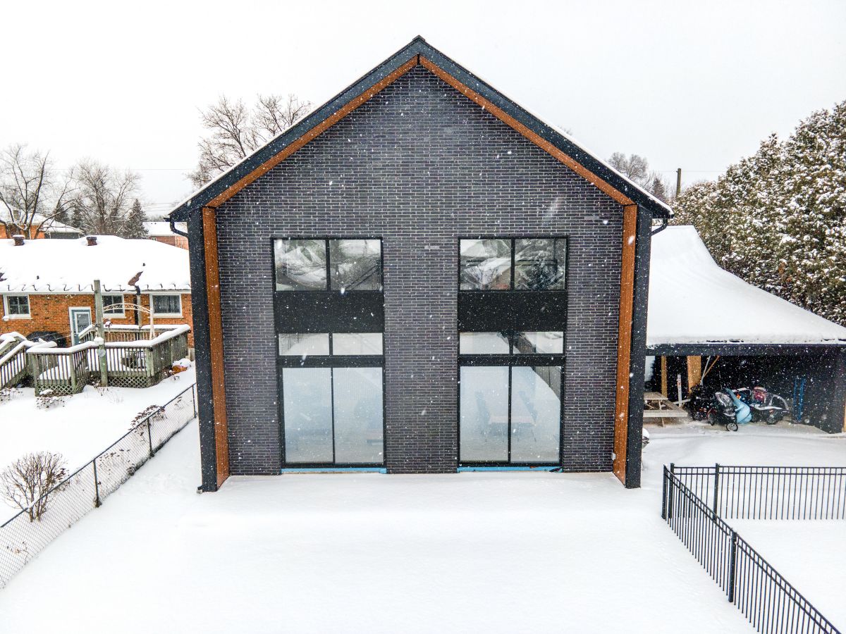 Construction delivery method comparison — fixed price, cost-plus, and GMP builder contracts for custom homes