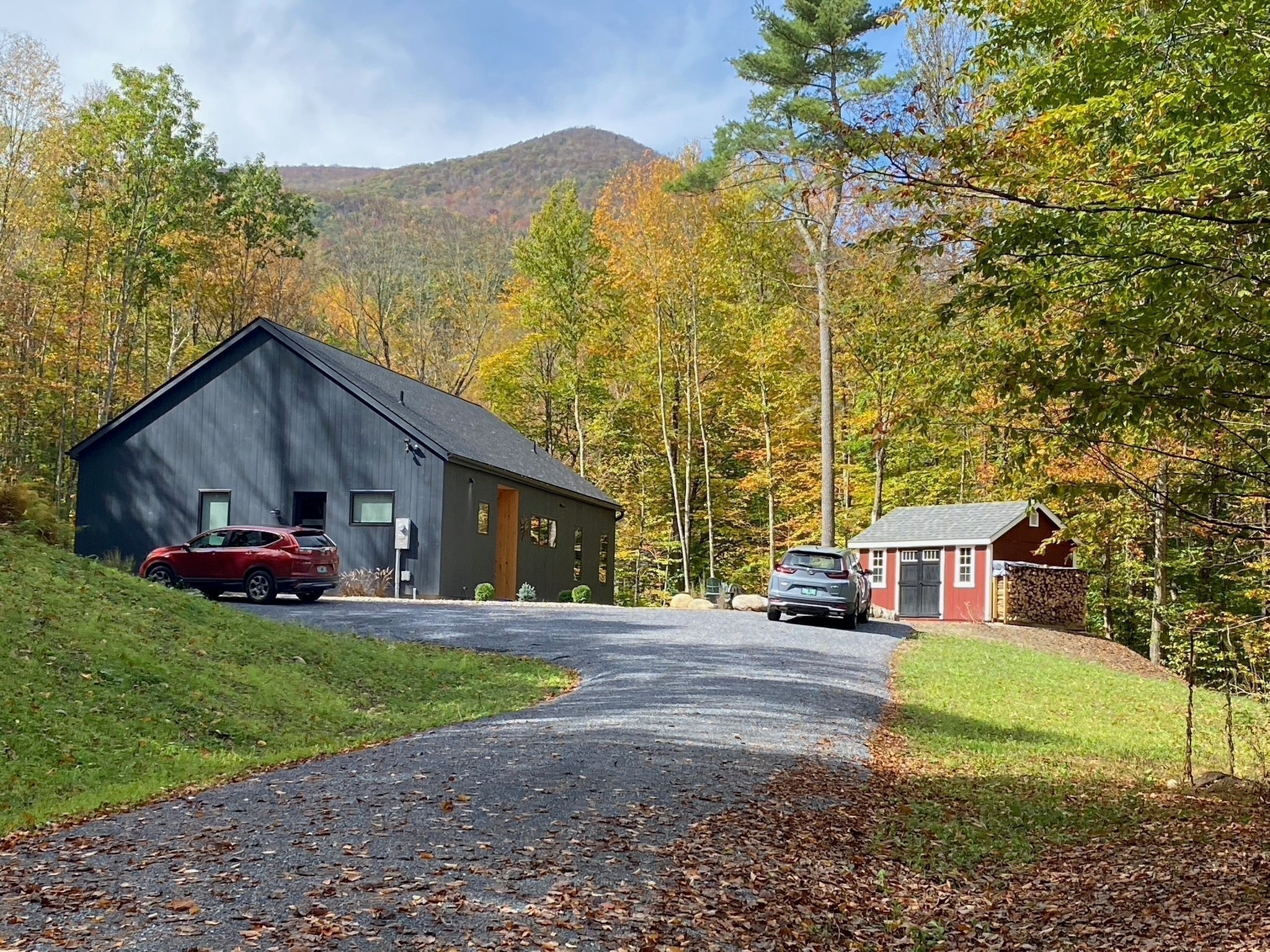 Modern Large Cabin designed by design with FRANK in Vermont
